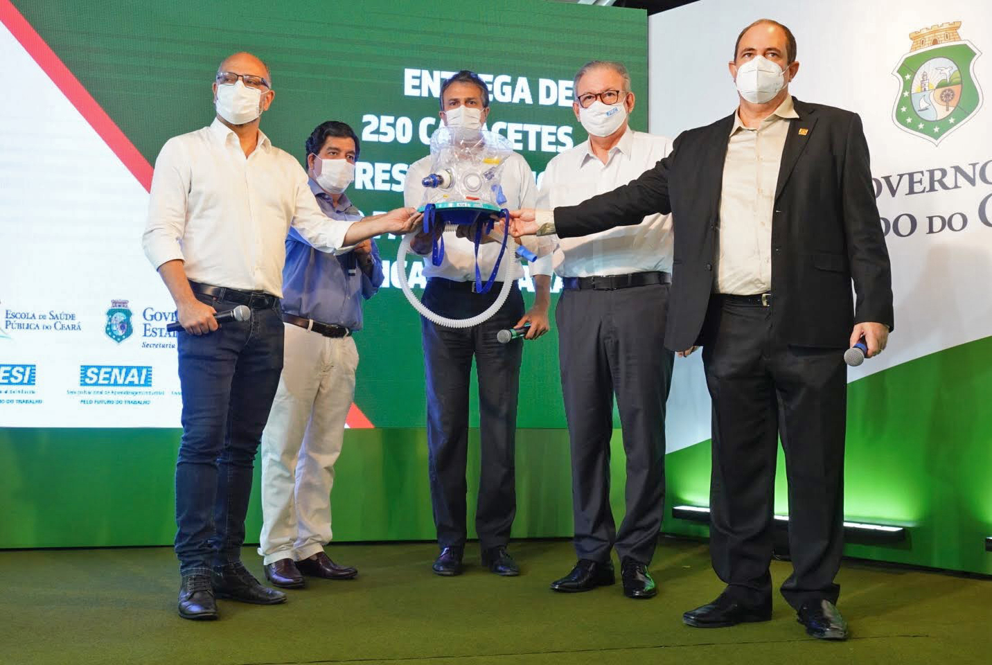 Governo do Ceará recebe da Fiec 250 capacetes Elmo para a saúde pública